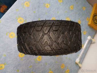 Prodám čtyři dušové pneumatiky na elektrkoloběžku Yuanxing.