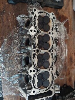 Kompletni hlava + viko Honda cbr 1000rr sc59 2010