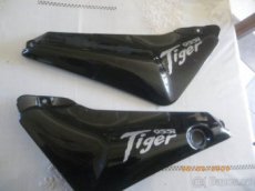 Triumph Tiger 955i boční plasty