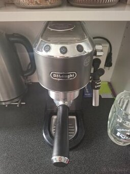Delonghi kávovar