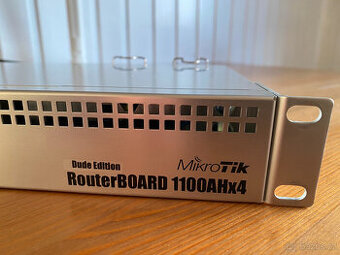 MikroTik RouterBoard RB1100AHx4 Dude Edition + 128 GB SSD