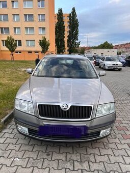 Oktávka 2 .2lit .110kw fsi rok 2006 - 1