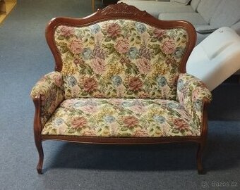 Staré Sofa/Křeslo pro dvě osoby.