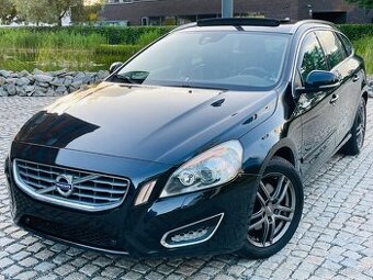 Volvo V60 2.4 D5 151KW AUTOMAT KAMERA VÝHŘEV TAŽNÉ