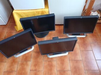 4x HP LP2275w (22palců) DVI a Display port výstup