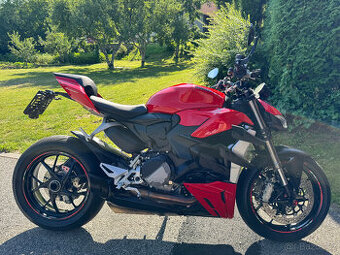 Ducati Streetfighter V2