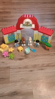 Lego Duplo stáj s koníky