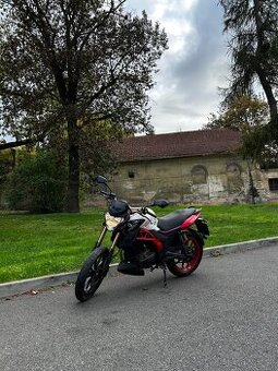 UM Xtreet 125