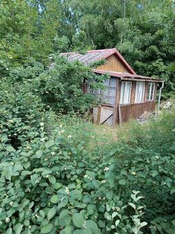 Pozemek s chatou u přehrady Skalka - Cheb