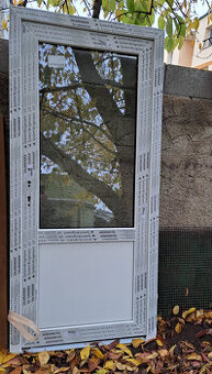 Vchodové dveře plastové š.95x206v.