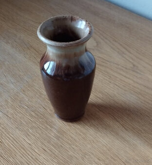 keramická vázička