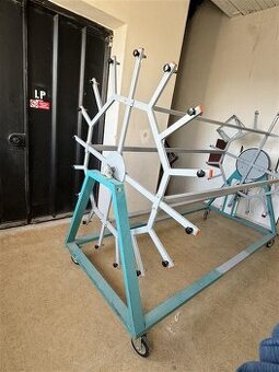 Elektricky poháněný stojan na materiál - šířka role až 2m - 1