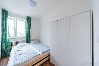 Pokoj s trvalým pobytem pro 2 osoby — Praha 7