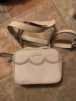 Kabelka Guess