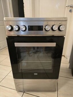 moderní el. sporák BEKO na 220V horkovzduch