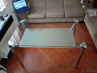 Prodám skleněný jídelní stůl - 1