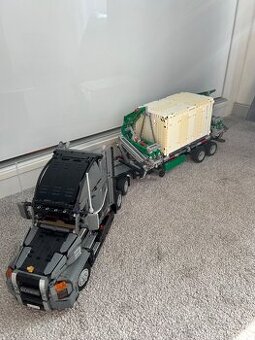 LEGO TECHNIC NÁKLADNÍ AUTOMOBIL MACK ANTHEM