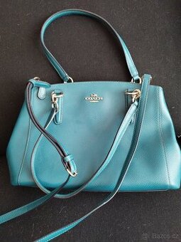Kabelka značky Coach, konkrétně o model Small Christie Carry