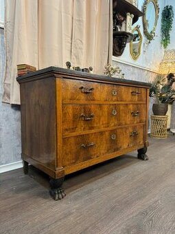 Starožitná komoda s mramorovou deskou (142031)