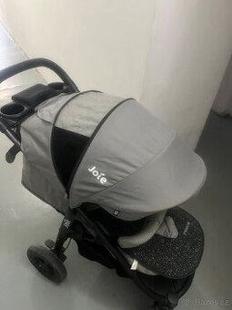 Kočárek Joie