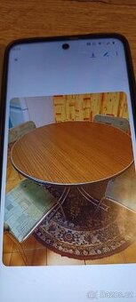 Kuchyňský kulatý stůl