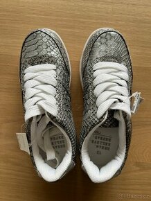 NOVÉ NEXT vel.32 - třpytivé tenisky