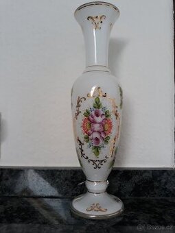 Vázy a vázičky ze skla, porcelánu a keramiky