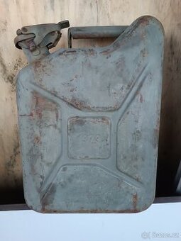 Staré plechové kanystry 10 l