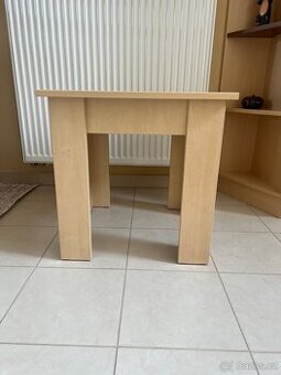 Konferenční stolek 55×55 cm – dekor bříza, pěkný stav