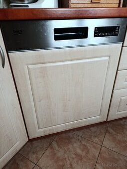 Prodám vestavnou myčku BEKO 60cm