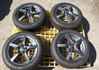 Alu kola Alutec grafitova hezka R15 5x100 letni pneu