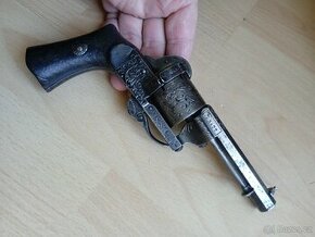 Pistole..revolver Lefoš kol.r.1850