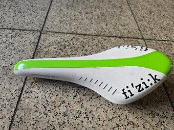 Fizik Arione - nové sedlo