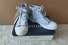 Nové dámské tenisky Mustang