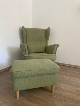 Křeslo ikea Strandmon s podnožkou