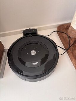 Roboticky vysavac iRobot Roomba e5