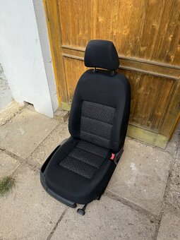 Prodám sedačku spolujezdce Octavia 2