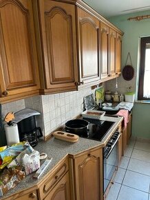 Kuchyňská linka se spotřebiči dovezena z Německa