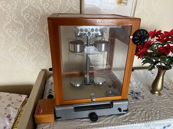 Stará přesná lékárenská laboratorní váha - 1