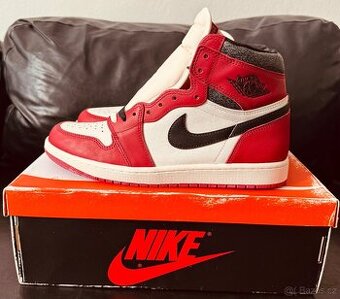 Nike Air Jordan 1 high Chicago lost and found
