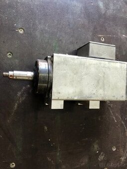 Asychronní motor