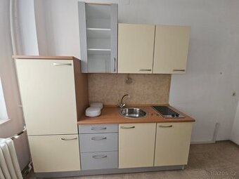 Malá kuchyňská linka vč. spotřebičů