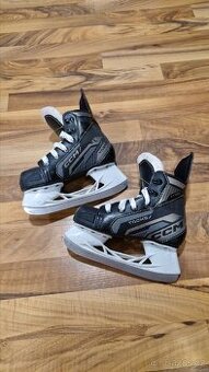 Hokejové brusle CCM tacks