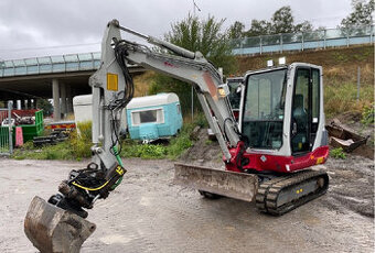 Takeuchi TB235