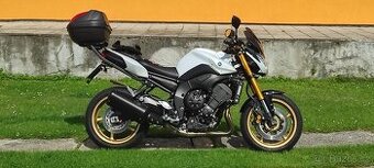 Motorka Yamaha fz8