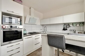 Prodej prostorného bytu 3+1 v OV po kompletní rekonstrukci