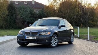 BMW e90 325i automat - 1