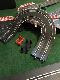 Autodráha Carrera GO-díly,trafa,ovladače,autíčka