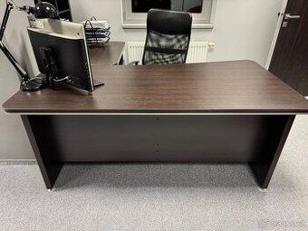Kancelářský stůl