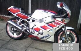 Yamaha FZR 400 svody